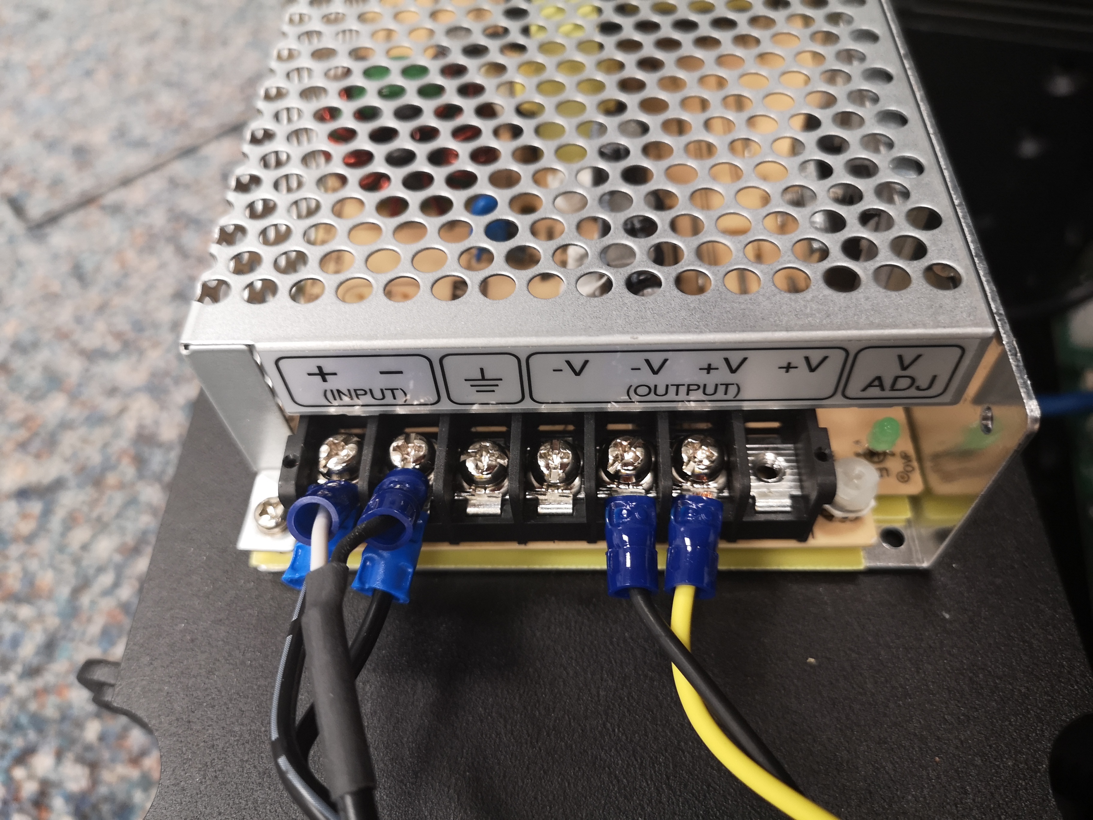 Input & output of the Gen3 Lite's power regulator